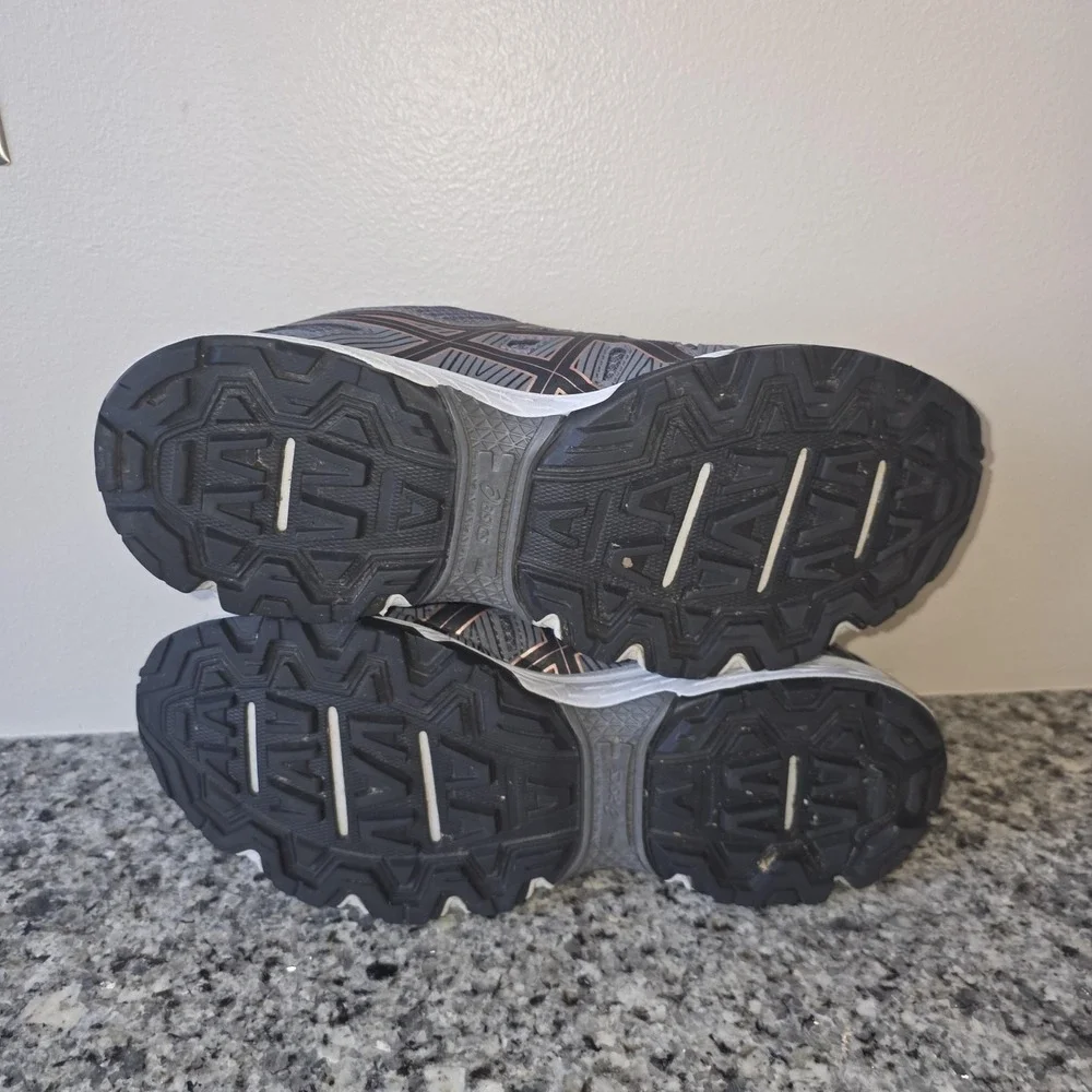 Asics versatile running